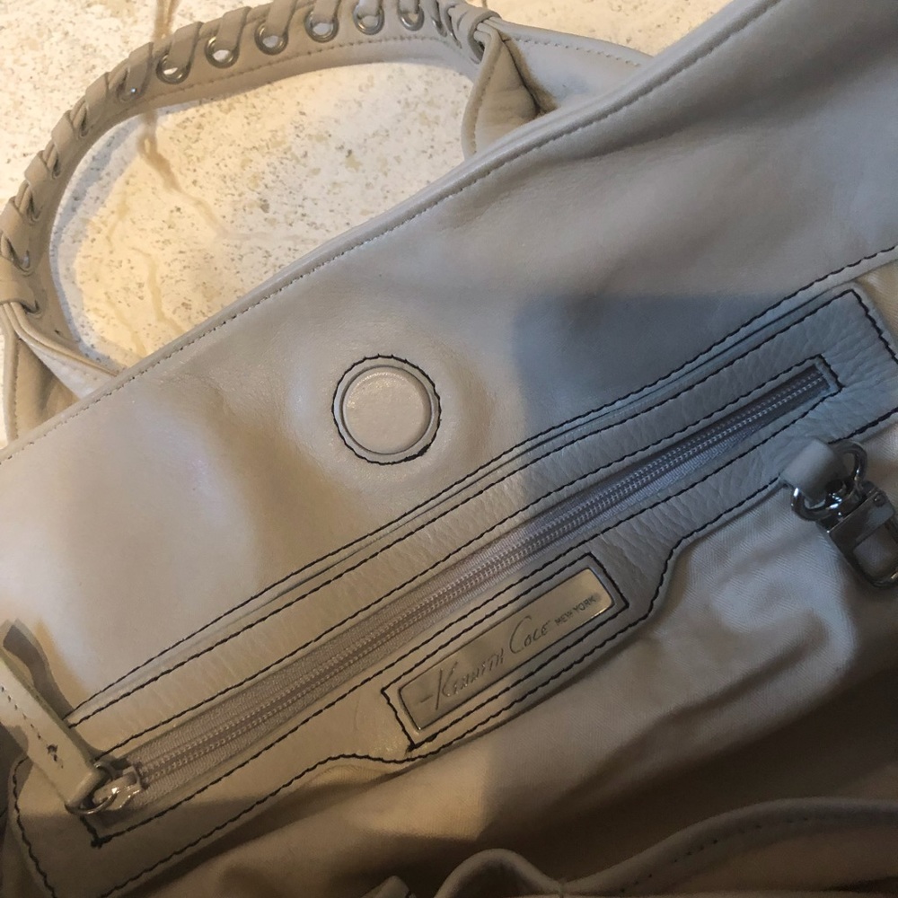 Handbag - Picture 2 of 3